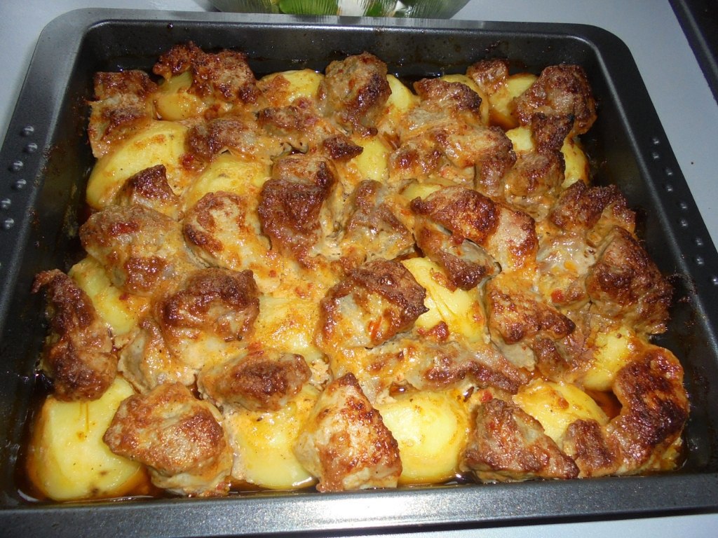Мясо с картошкой в духовке рецепт с фото