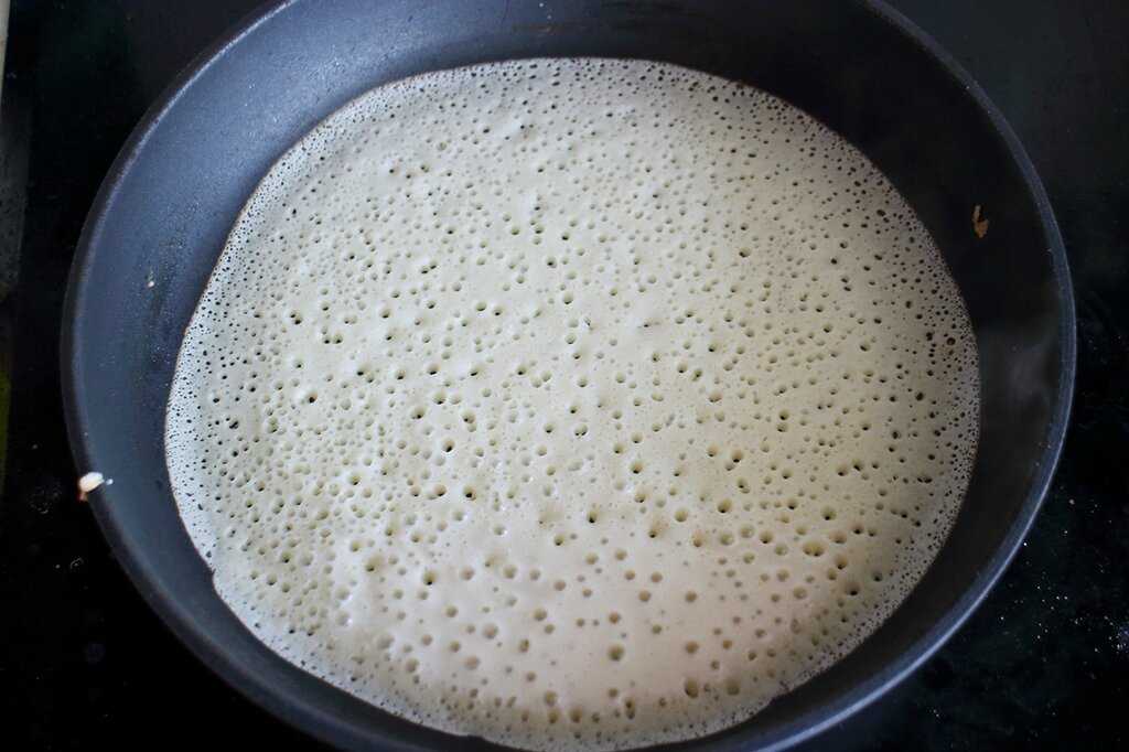 Тонкие блины на молоке с кипятком рецепт с фото пошагово