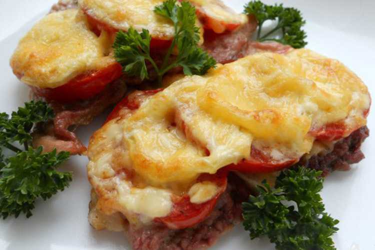 Рецепт свинины с помидорами и сыром в духовке с фото пошагово мясо по французски