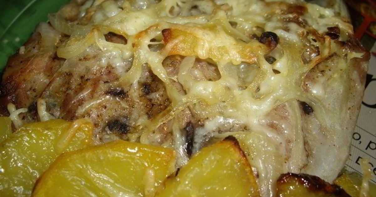 Картошка в духовке с сыром и майонезом и мясом в духовке рецепт с фото