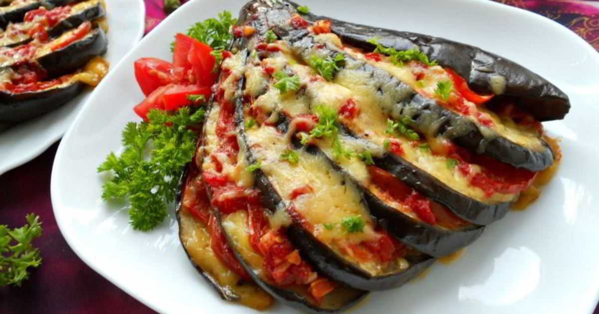Баклажаны в духовке с сыром и чесноком рецепт с фото пошагово в духовке помидорами