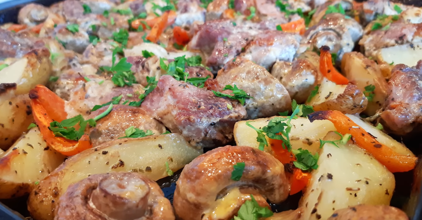 Свинина с картошкой в духовке рецепты с фото простые и вкусные