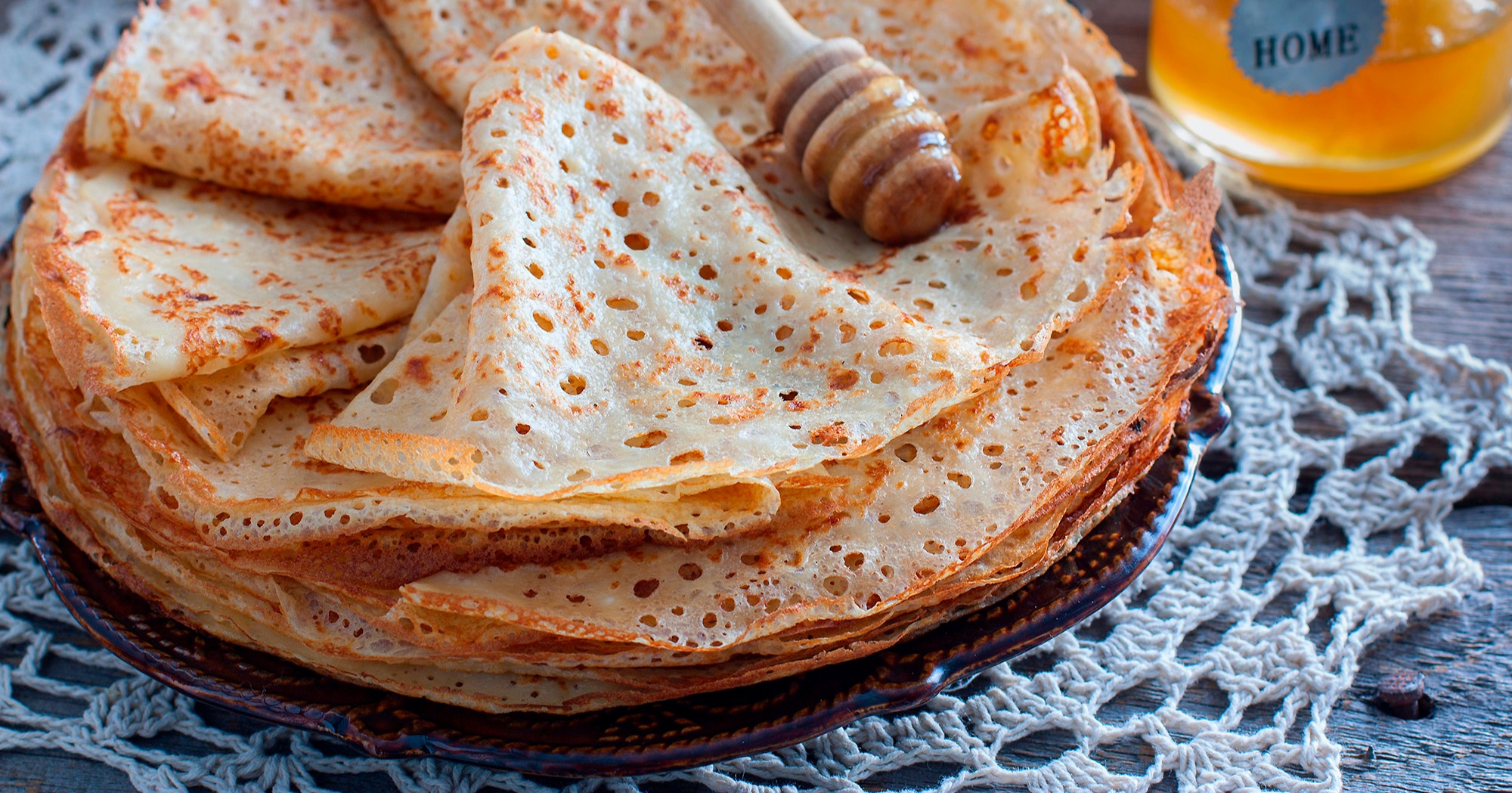 Блины тонкие с дырочками картинка